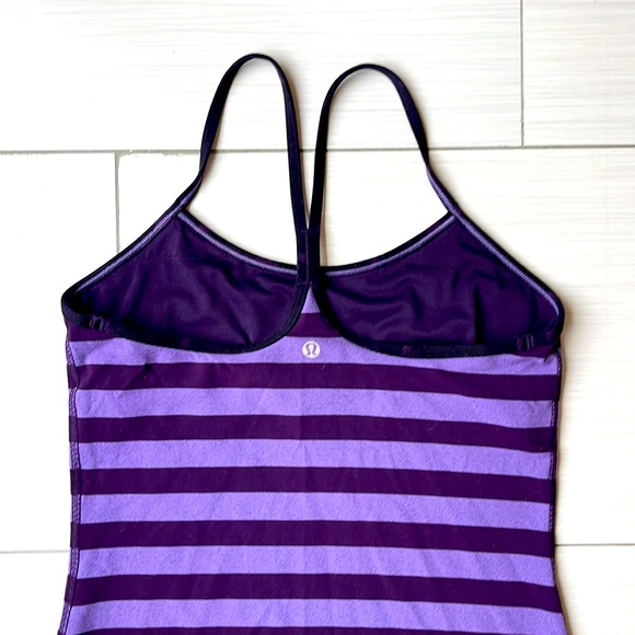 Lululemon tank built in bra size 8 - Picture 3 of 4